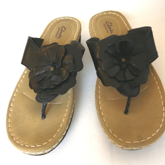 clarks sandals black